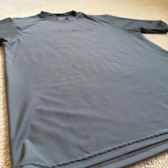 O'Neill Rash Guard - Picture 3 of 7